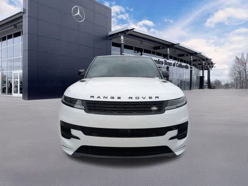 Used 2025 Land Rover Range Rover Sport Dynamic SE image 4