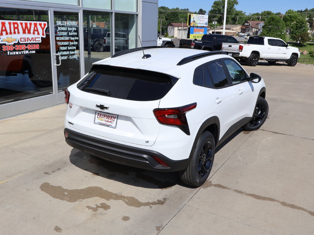 New 2026 Chevrolet Trax LT w/ Driver Confidence Package FWD image 38