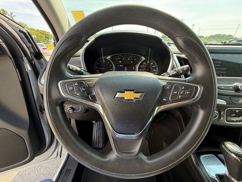 Used 2019 Chevrolet Equinox LT FWD image 19