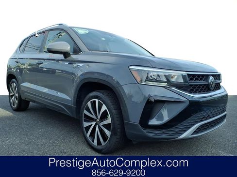 Certified 2023 Volkswagen Taos SE image 1