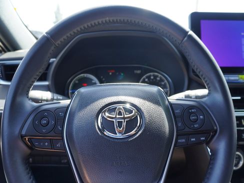 Used 2023 Toyota Venza XLE AWD/4WD image 23