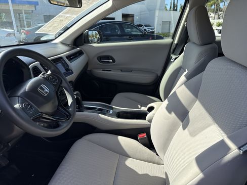 Certified 2017 Honda HR-V LX image 12