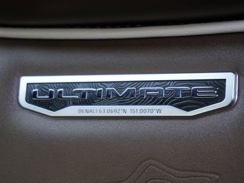 Used 2025 GMC Yukon Denali Ultimate image 19