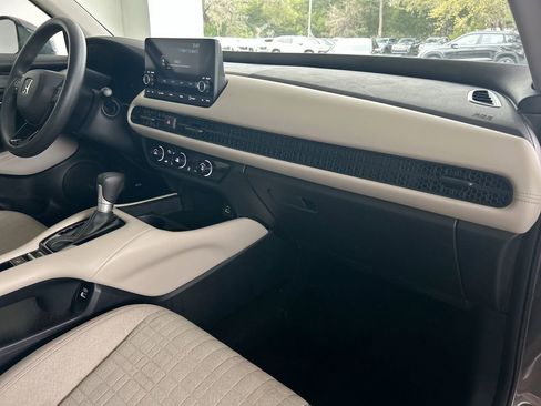 Used 2023 Honda HR-V LX image 32