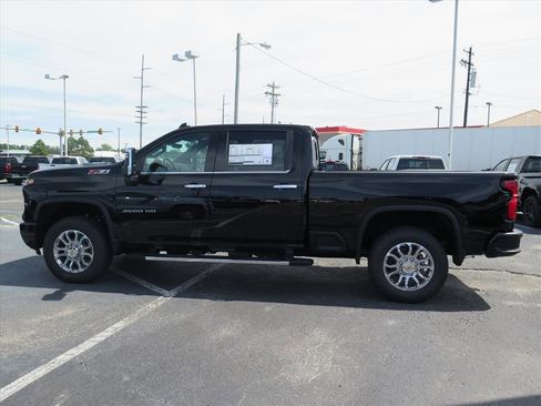 New 2025 Chevrolet Silverado 2500 LTZ w/ Z71 Chrome Sport Edition image 6