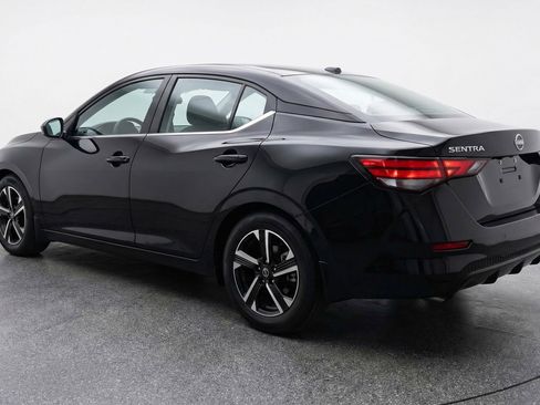 Used 2025 Nissan Sentra SV image 6