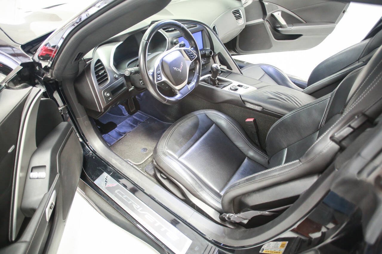 Used 2018 Chevrolet Corvette Stingray Coupe w/ Carbon Flash Badge Package RWD image 16