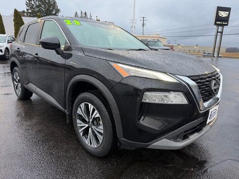 Used 2023 Nissan Rogue SV image 9