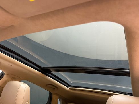 Used 2018 Cadillac XT5 Platinum w/ Driver Assist Package image 14