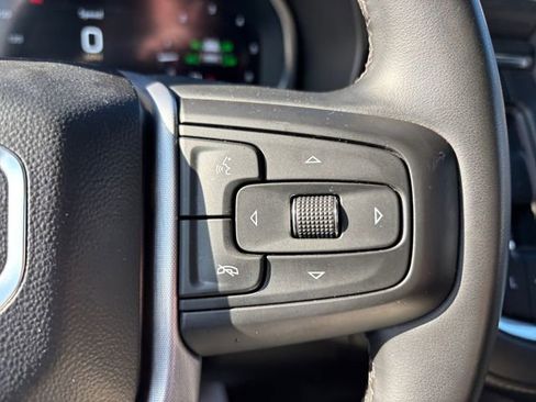 Used 2024 GMC Yukon SLT AWD/4WD image 19
