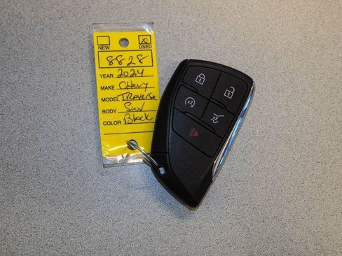Used 2024 Chevrolet Traverse LS AWD/4WD image 37