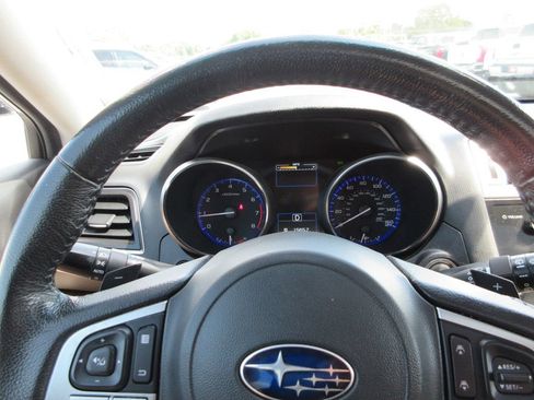 Used 2017 Subaru Outback 3.6R Limited AWD/4WD image 32