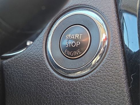 Used 2016 Nissan Rogue SL w/ SL Premium Package image 25