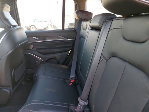 New 2024 Jeep Grand Cherokee Overland w/ Luxury Tech Group IV image 14