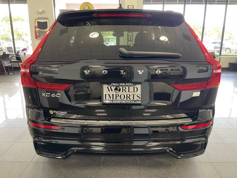 Used 2024 Volvo XC60 T8 Plus AWD/4WD image 4