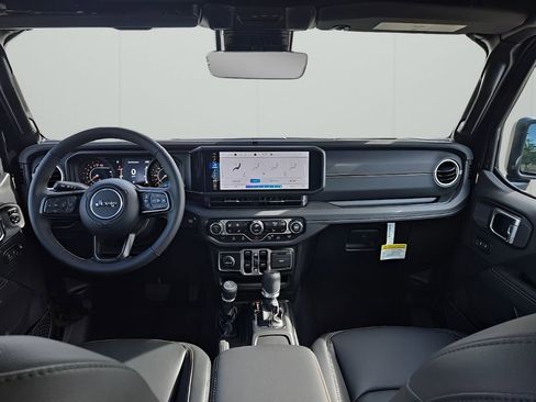 New 2025 Jeep Gladiator Sport image 30