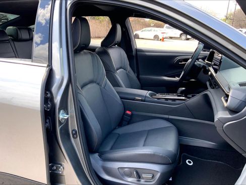 Used 2026 Toyota Crown XLE image 9