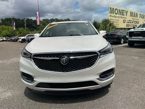 Used 2020 Buick Enclave Avenir w/ Avenir Technology Package FWD image 3