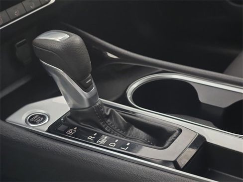 Used 2024 Nissan Altima 2.5 SV image 22