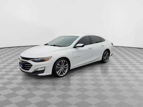 Used 2022 Chevrolet Malibu LT FWD image 4