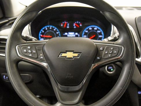 Used 2020 Chevrolet Equinox LS image 24