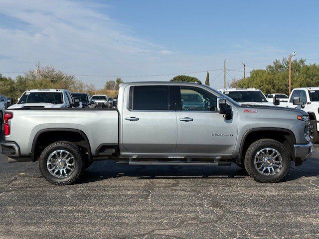 Used 2024 Chevrolet Silverado 2500 LTZ w/ LTZ Convenience Package AWD/4WD image 8