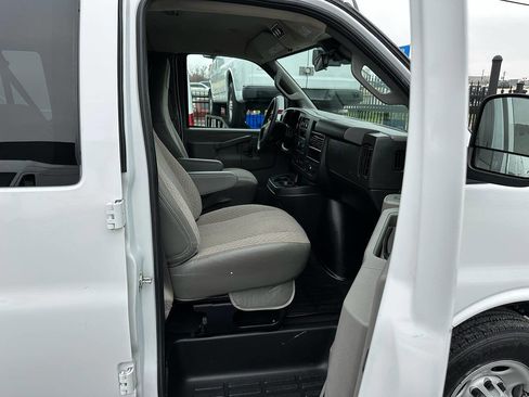 Used 2020 Chevrolet Express 3500 LT w/ LT Preferred Equipment Group image 14