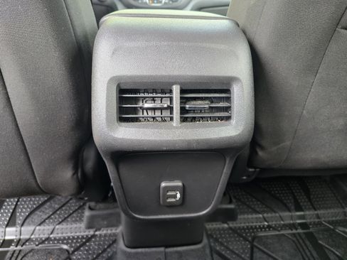 Used 2020 Chevrolet Equinox LT FWD image 24