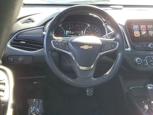 Used 2017 Chevrolet Malibu LT w/ Leather Package FWD image 12
