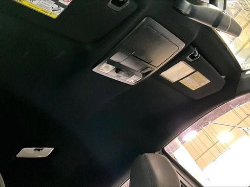 Used 2018 Toyota Tacoma TRD Sport w/ Technology Package image 13