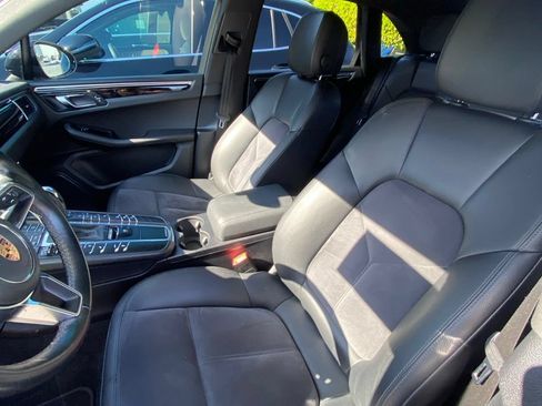 Used 2018 Porsche Macan AWD/4WD image 6