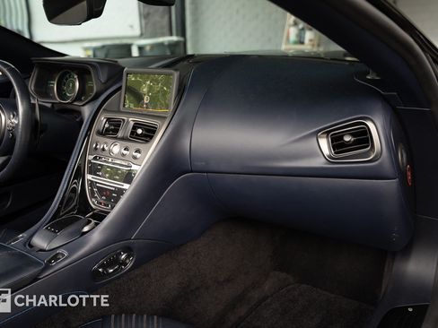 Used 2019 Aston Martin DB11 Volante RWD image 32