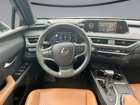 Used 2021 Lexus UX 200 w/ Accessory Package (Z2) FWD image 10