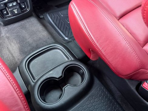 Used 2018 Dodge Durango R/T w/ Technology Group AWD/4WD image 42