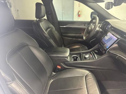 Used 2024 Jeep Grand Cherokee L Limited w/ Luxury Tech Group II RWD image 28