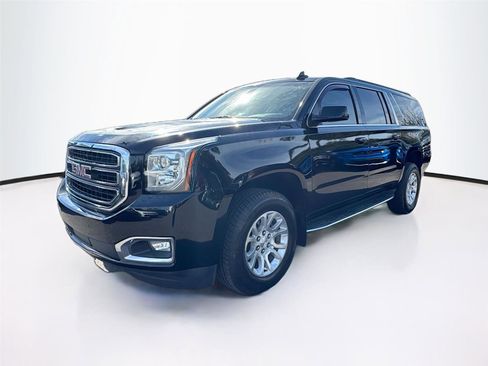 Used 2018 GMC Yukon XL SLE image 3