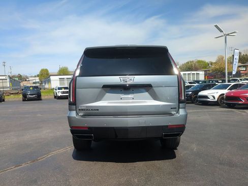 Used 2026 Cadillac Escalade Platinum Sport w/ LPO, ONYX Package AWD/4WD image 6