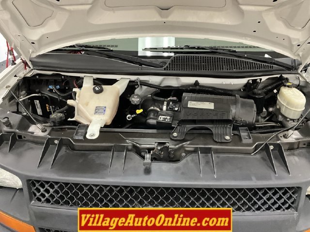 Used 2017 Chevrolet Express 2500 RWD image 38