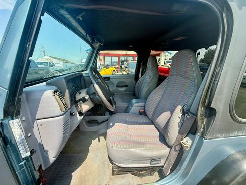 Used 1998 Jeep Wrangler SE AWD/4WD image 9