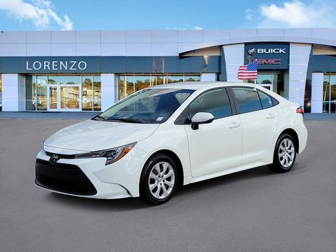 Used 2025 Toyota Corolla LE image 1