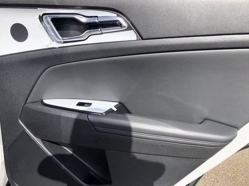 New 2025 Kia Sportage SX FWD image 18