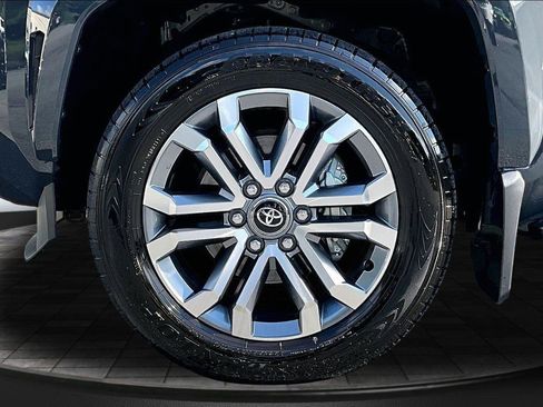 Used 2025 Toyota 4Runner Limited AWD/4WD image 21