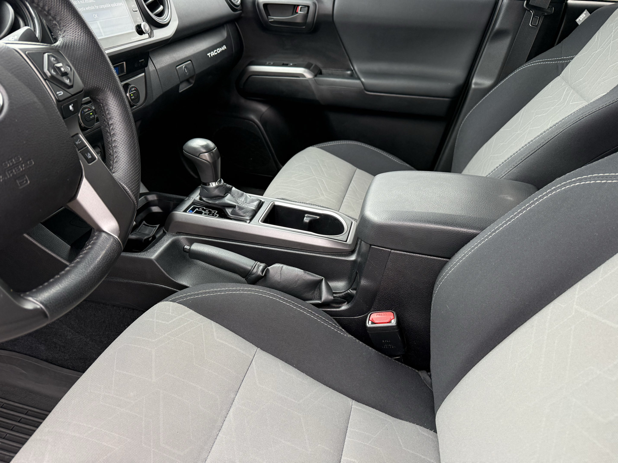 Used 2021 Toyota Tacoma TRD Off-Road w/ Technology Package AWD/4WD image 24