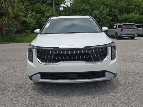 New 2026 Kia Carnival EX FWD image 3