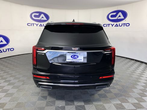 Used 2022 Cadillac XT6 Premium Luxury FWD image 4
