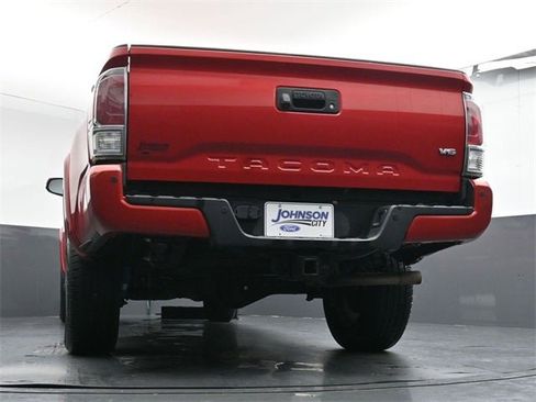 Used 2022 Toyota Tacoma TRD Sport image 34