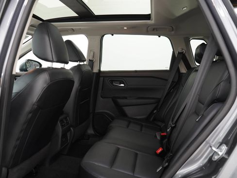 Used 2023 Nissan Rogue SV w/ SV Premium B Package AWD/4WD image 15