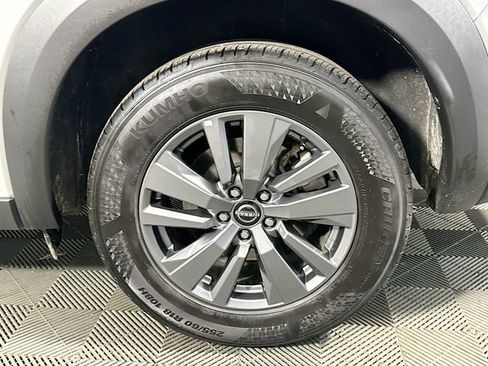 Used 2024 Nissan Pathfinder SV image 29