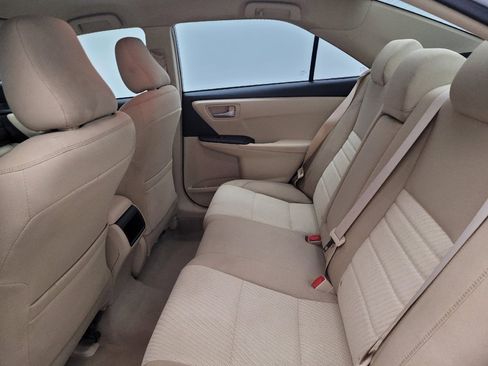 Used 2015 Toyota Camry LE image 18