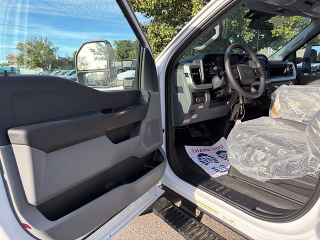 New 2026 Ford F550 4x4 Regular Cab Super Duty image 10